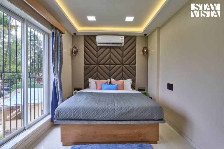 Beautiful villa with yard & pool | Pet-friendly — photo 2
