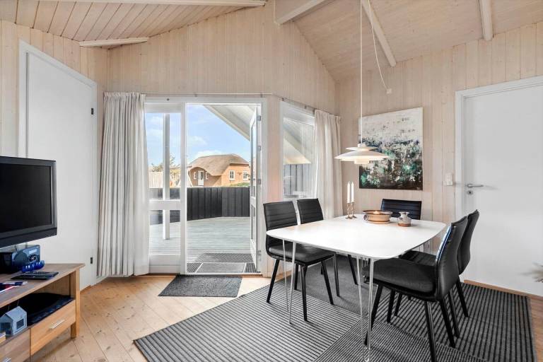 House with terrace, sauna & hot tub — photo 3