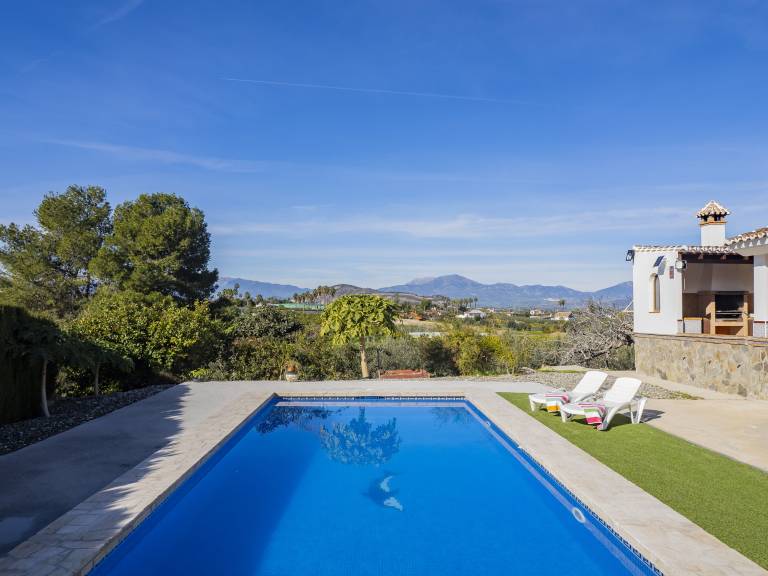 Cottage with terrace, barbeque & private pool | Mountain view — photo 4