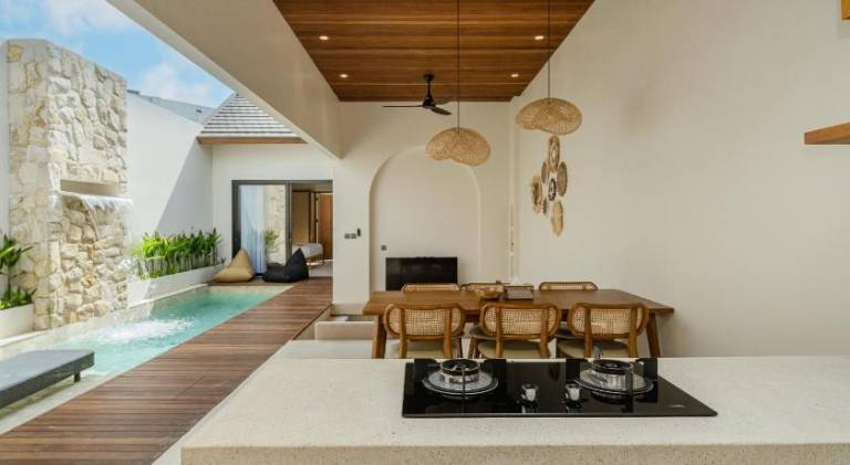 Villa with yard, private pool & terrace | Pet-friendly — photo 3