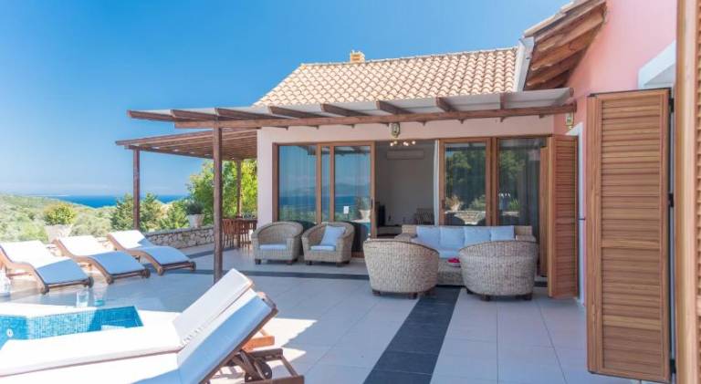 Villa with grill, terrace & private pool — photo 4
