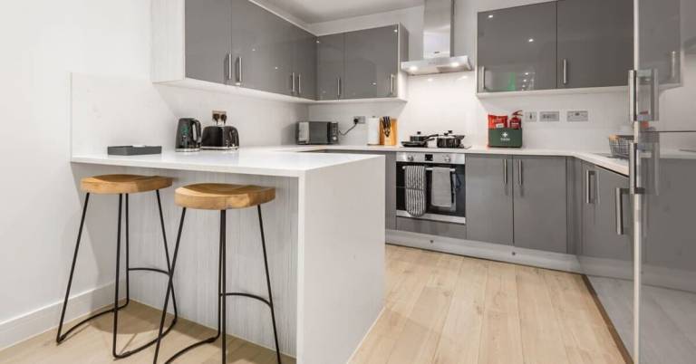 Apartment Aldershot