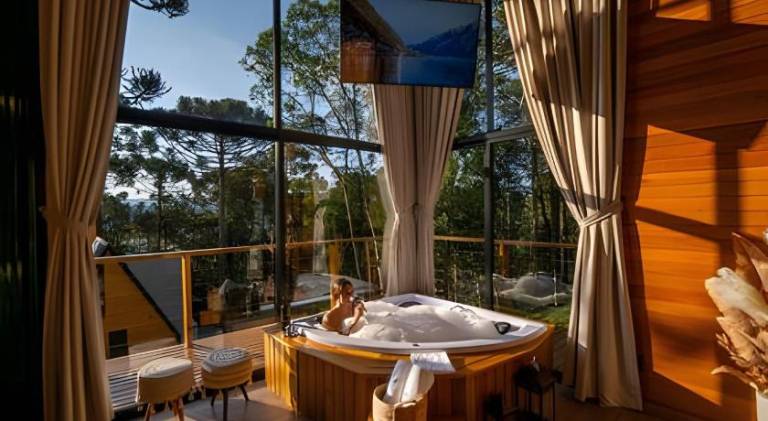 House with hot tub — photo 3