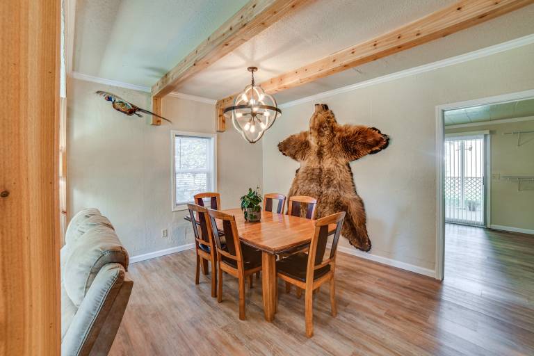 Walk to River: Oacoma Home w/ Dog-Friendly Yard! — photo 5