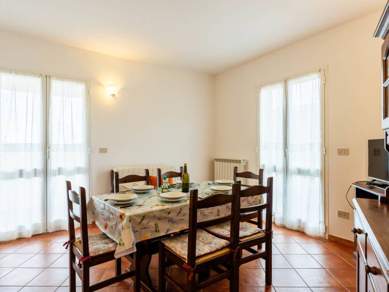 Holiday apartment with garden, pool & grill — photo 4