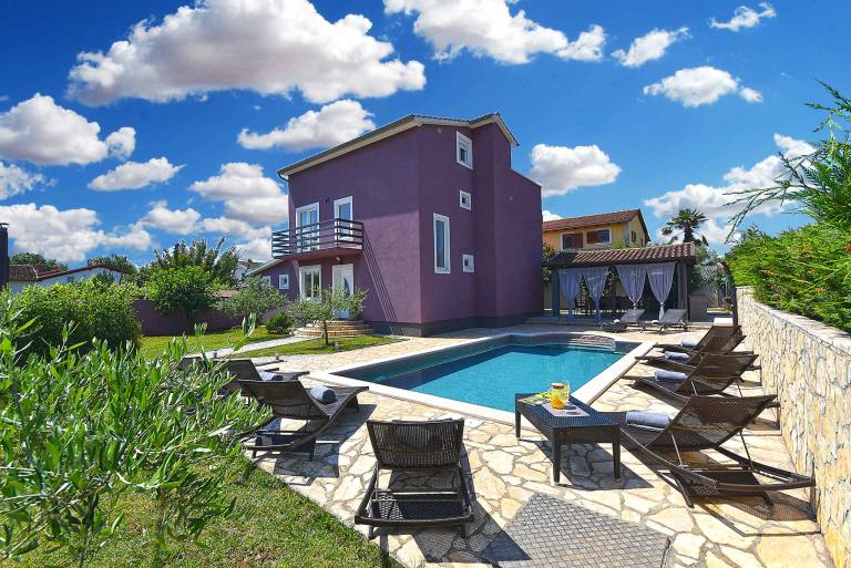 Villa with swimming pool, children's playground and barbecue area — photo 2