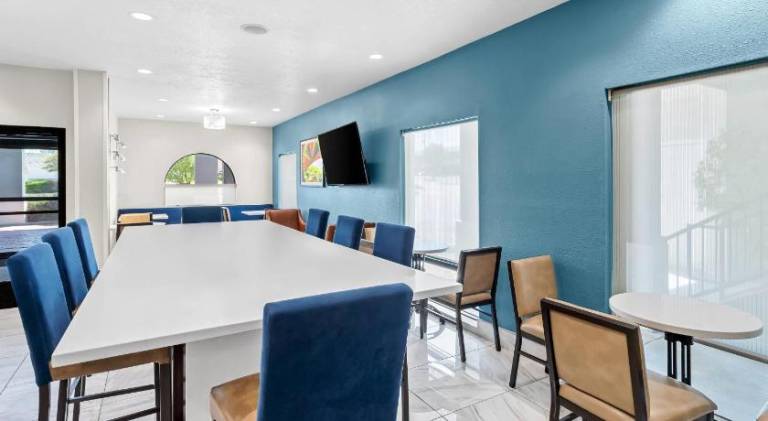 Quality Inn & Suites Sunport Airport Albuquerque — photo 3