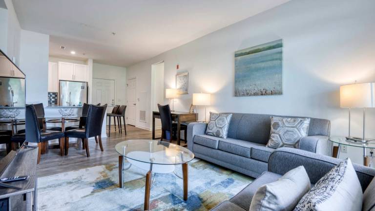 Child-friendly rental apartment with grill & pool | Suitable for remote work | Pet-friendly — photo 3