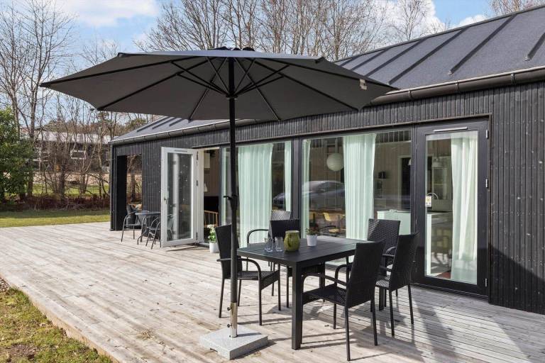 Vacation home with terrace, barbecue & sauna — photo 2