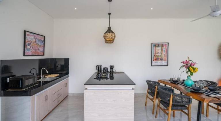 Family-oriented villa with terrace, barbeque & private pool | Good for workation | Dogs allowed — photo 4
