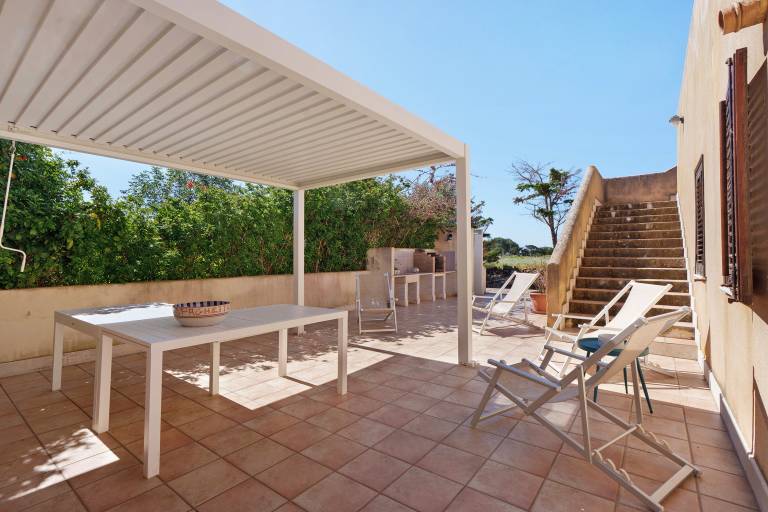 Villa with BBQ, yard & fast internet | Garden view | Next to the beach | Good for workation | Dogs allowed — photo 4