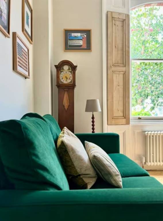 Stylish 2 bedrooms in townhouse