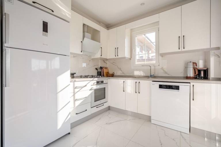 Fully equipped house with terrace, barbeque & pool | Perfect for remote work | Pets are welcome — photo 3