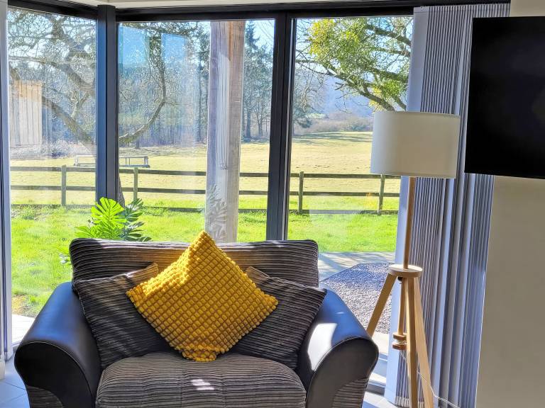 Cottage with yard | River view — photo 5