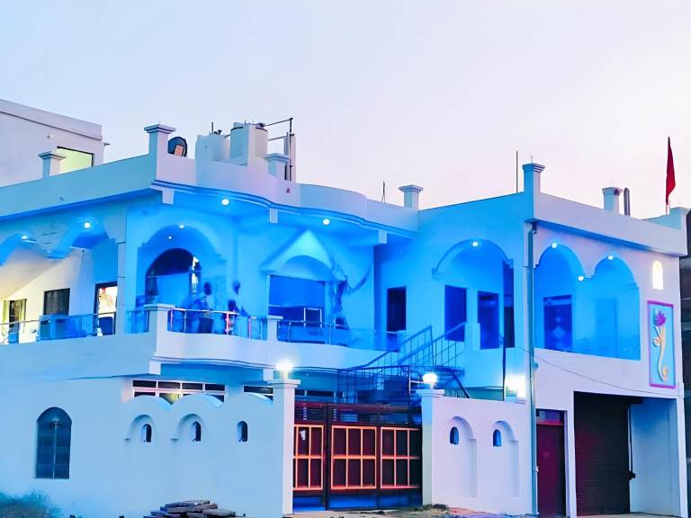 Pleasant rental apartment | Pets allowed in Varanasi