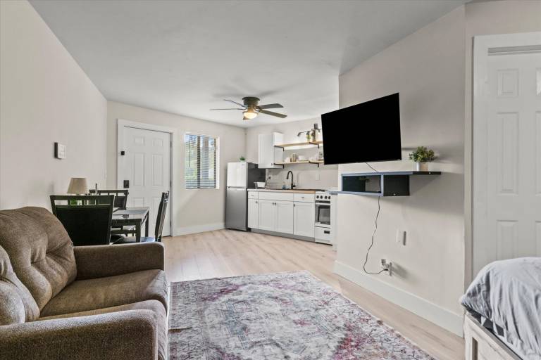 Studio flat Huntsville