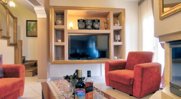 Fully equipped ample house with terrace & yard | Suitable for remote work | Pets are welcome — photo 2