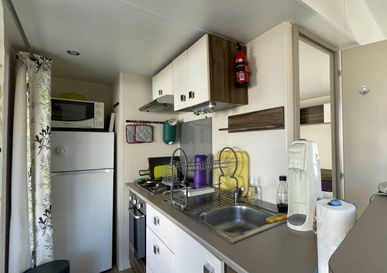 Mobile home with pool, barbeque & terrace — photo 4