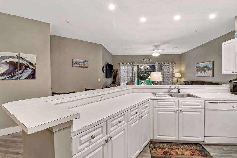 52 Ocean Breeze: Free Bikes, Tennis & Pool, Pet Friendly! — photo 5