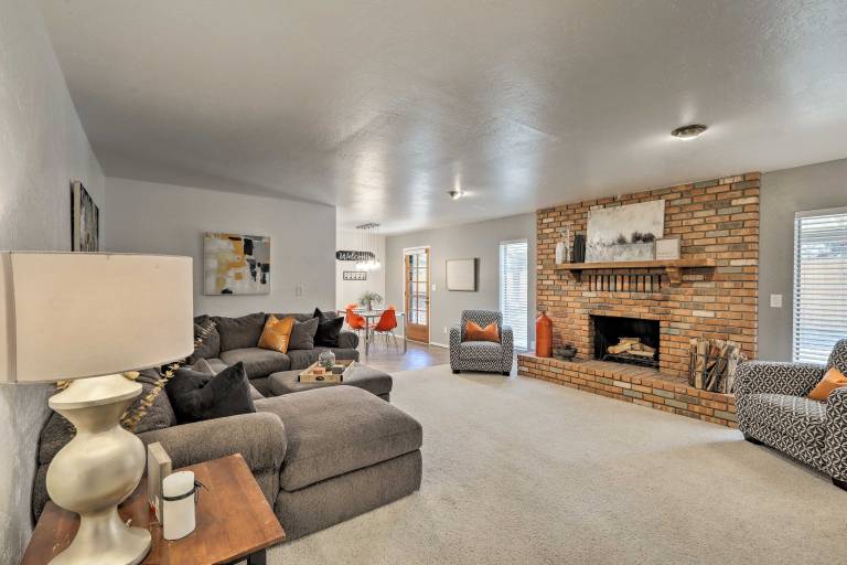 Country Club Home 18 Mi to Arizona Snowbowl