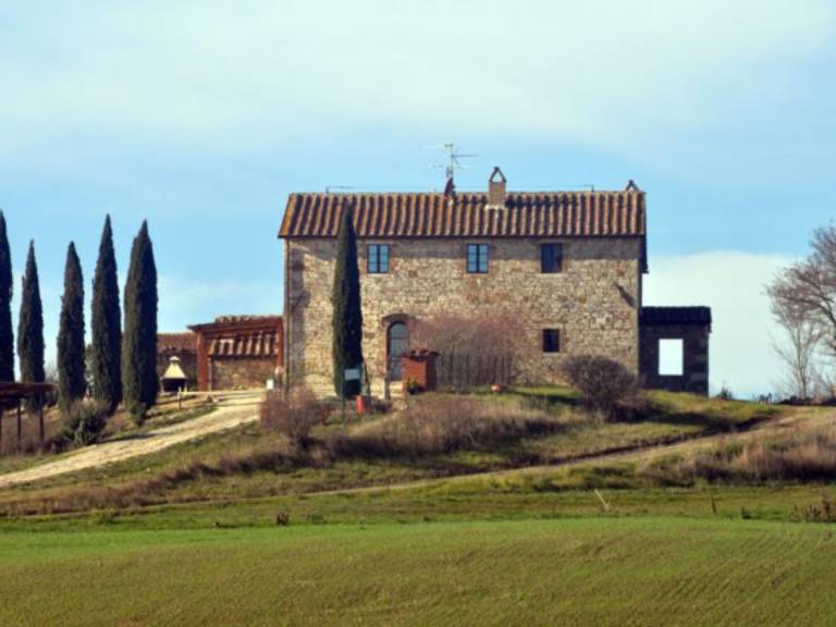 Villa with garden, pool & BBQ | City view — photo 3
