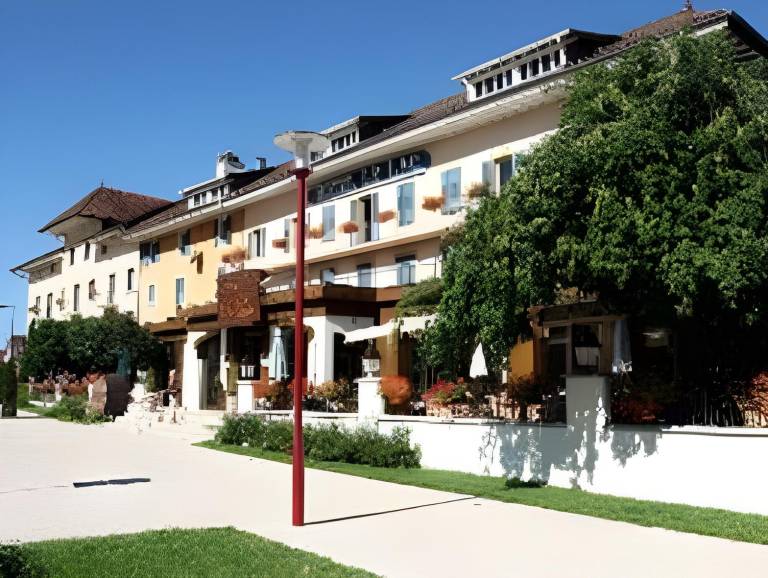 Hotel-Restaurant Le Lac in Malbuisson