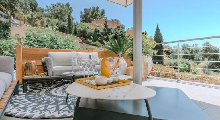 Rental apartment with barbecue, terrace & private pool — photo 4