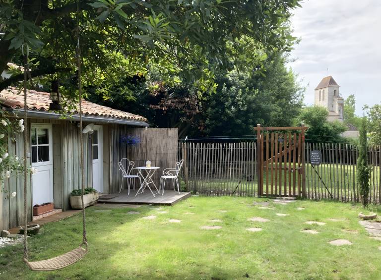 Bed and breakfast with garden, fast internet & terrace | Garden view in Libourne