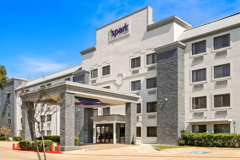 Spark by Hilton Grapevine DFW North — photo 2