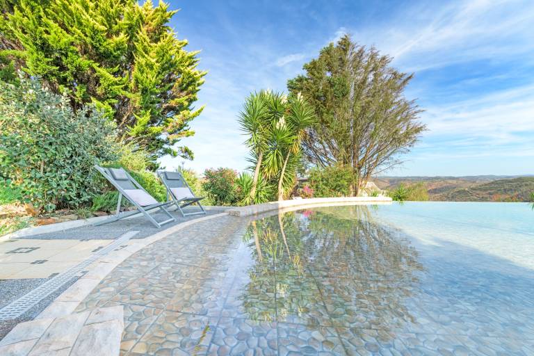 Holiday Home 'Casa Peixe - Selão Da Eira' with Sea View, Shared Pool and Wi-Fi in Beja