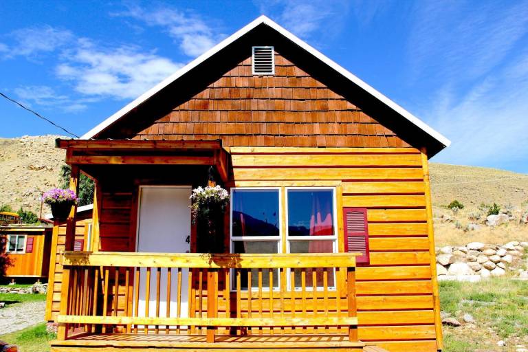 Cabin Gardiner