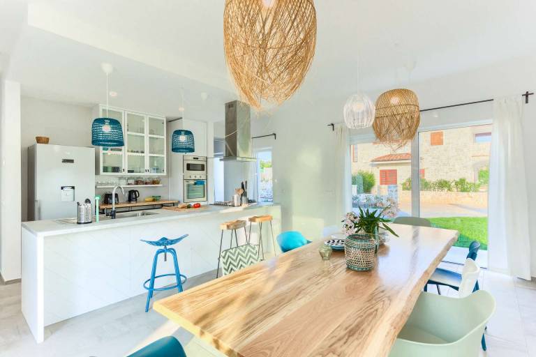Villa Joyful Living - with 4 bedrooms and an indoor pool, minutes away from the beach by MyWaycation — photo 5
