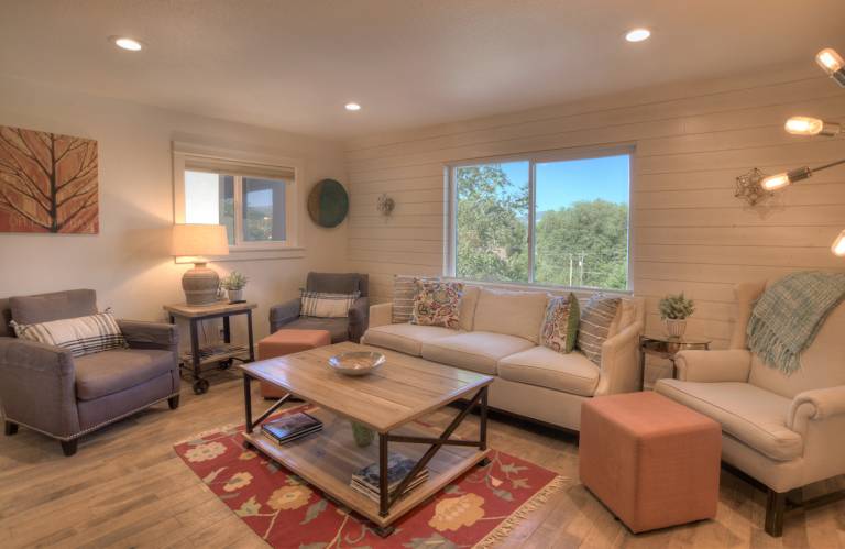 Executive Rental Near Town and Trails - End Unit - Deck, Views, & Garage — photo 3