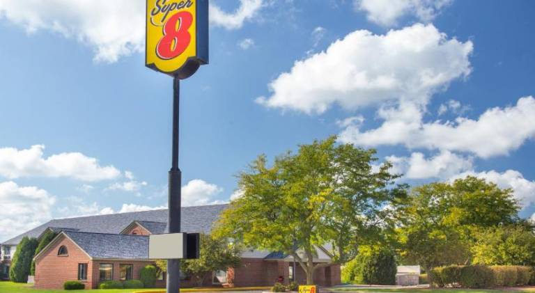 Super 8 By Wyndham Dodgeville — photo 5