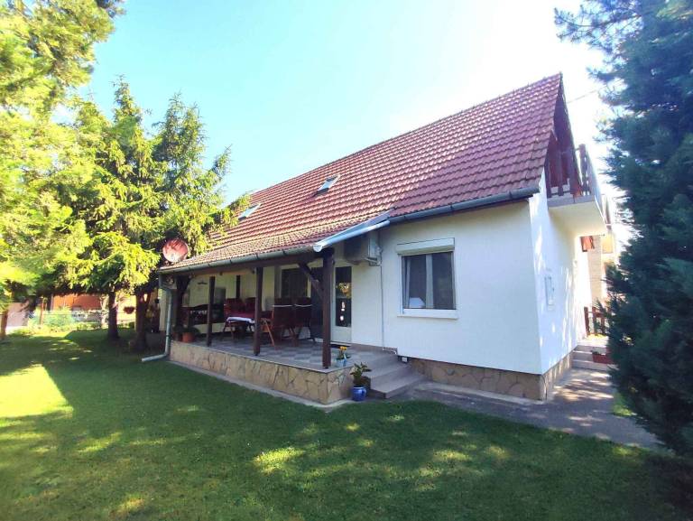 Ferienwohnung  Balatonfenyves