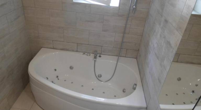 House with hot tub, garden & terrace — photo 4