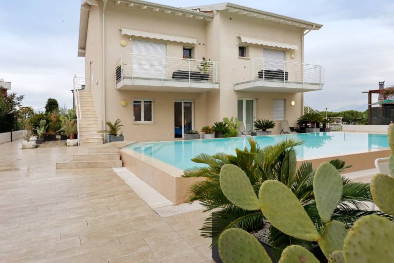 Rental apartment with garden, fast internet & pool | Lake view in Pozzolengo