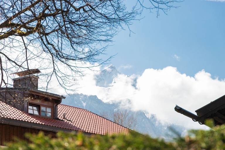 Ferienwohnung Dreh – Ihre Auszeit in Garmisch-Partenkirchen mit Garten und Bergblick — photo 5