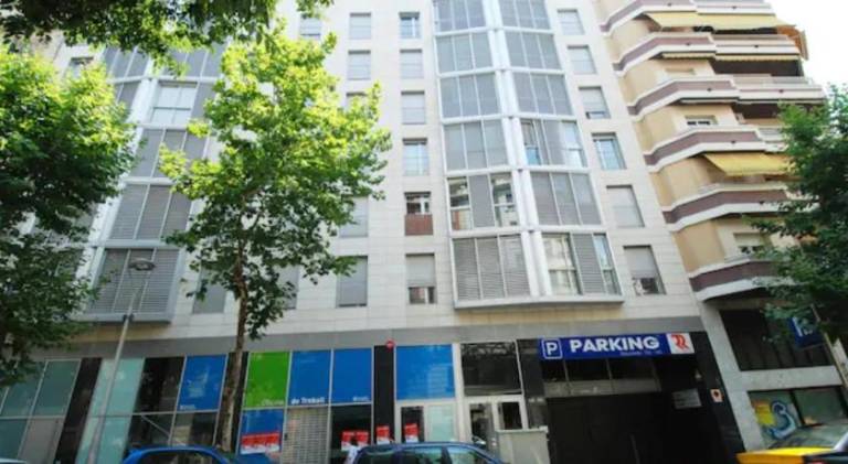RamblasRentals Stylish Bright 3BR New Catalan Flat 10m Ramblas - Parking - Wifi — photo 4