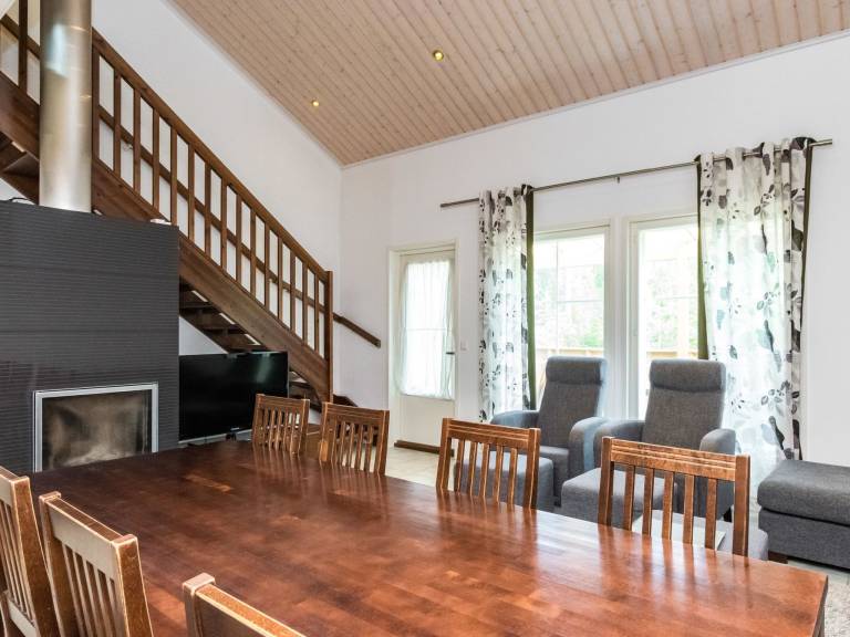Vacation home with patio & sauna | Nature view — photo 4