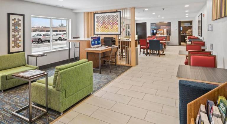 Holiday Inn Express Chicago Northwest-Vernon Hills By IHG — photo 2