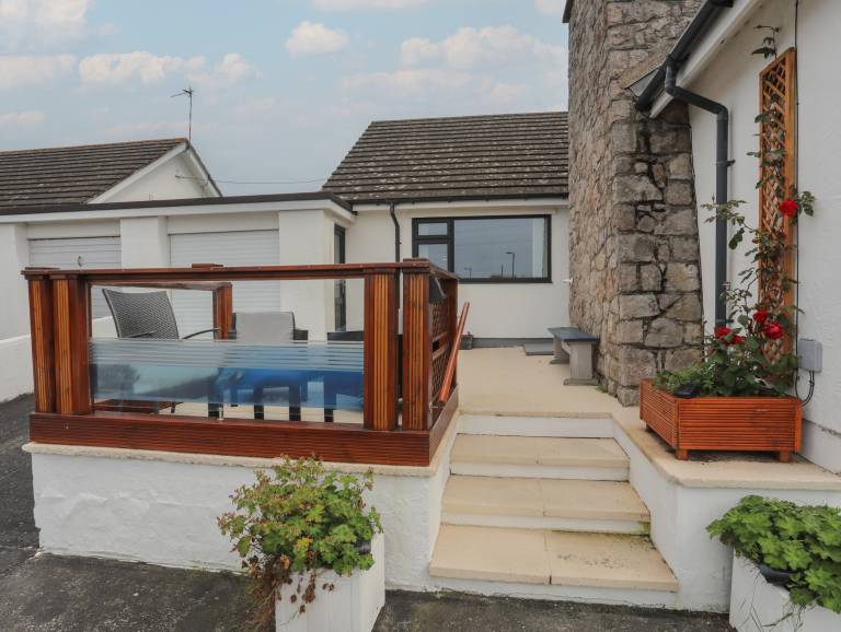 Cottage with garden | Beach view — photo 3