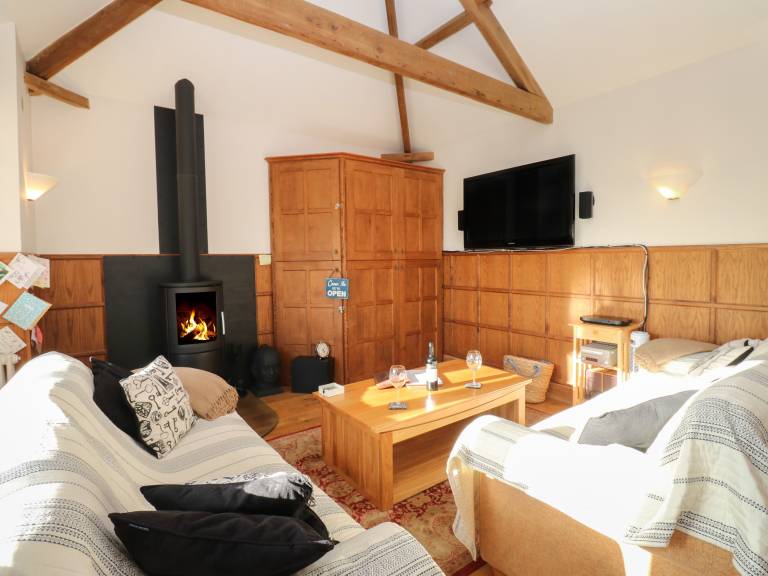 Fully equipped cottage with yard | Pets allowed — photo 4