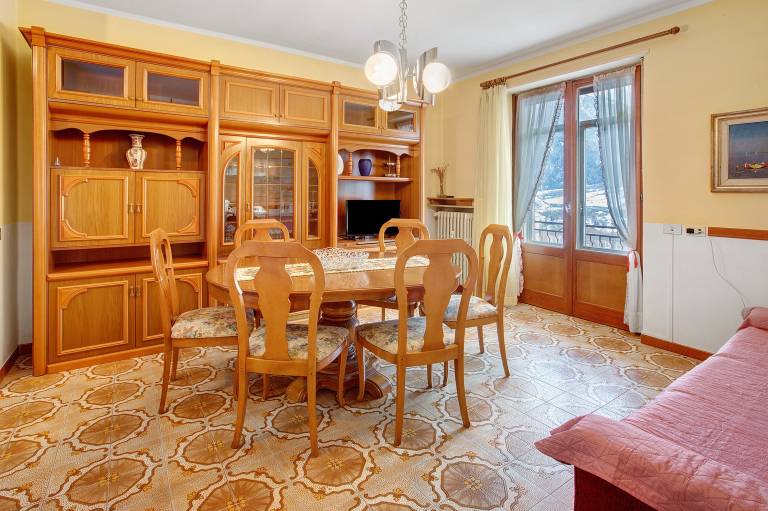 Apartment with barbeque, fast internet & patio | Mountain view — photo 4