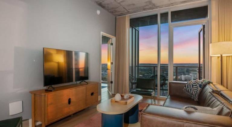Apartment with pool in Austin, TX