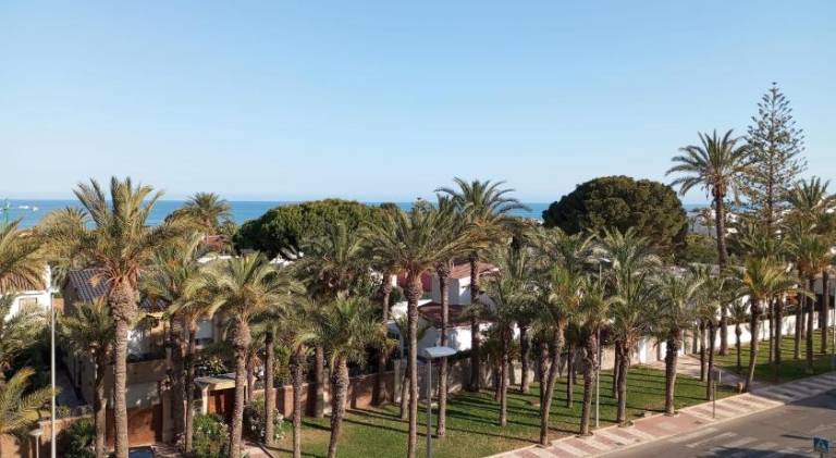 Holiday apartment with pool in Roquetas de Mar