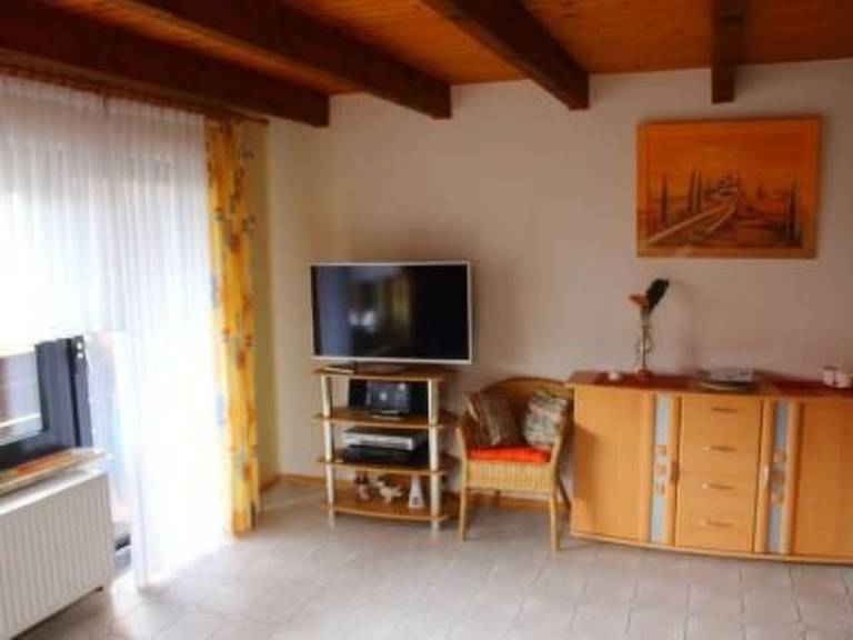 Geräumige Ferienwohnung in Burhave mit Grill, Garten und Pool — photo 5