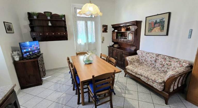 Holiday apartment with 2 rooms for 6 persons — photo 2