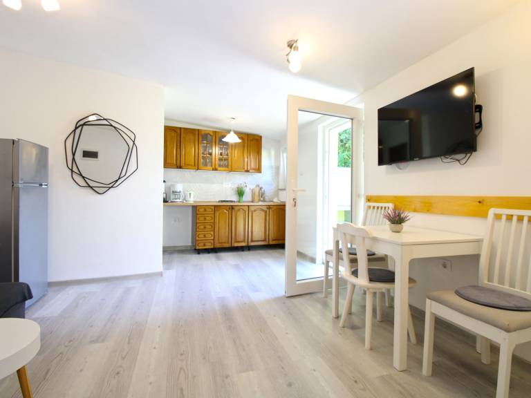 Holiday apartment with terrace & grill — photo 5