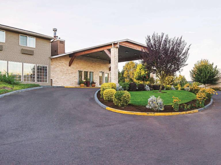 La Quinta Inn & Suites by Wyndham Woodburn in Woodburn, OR